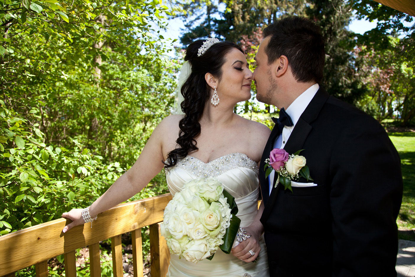 HAND TIED BRIDAL BOUQUETS-GB0190