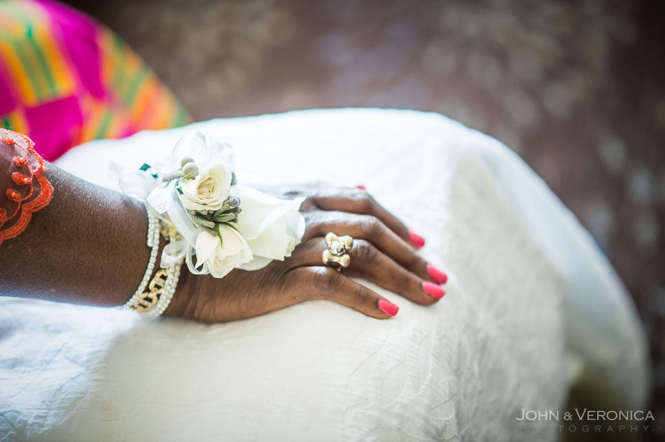MOM’S HAND CORSAGES-GB0259