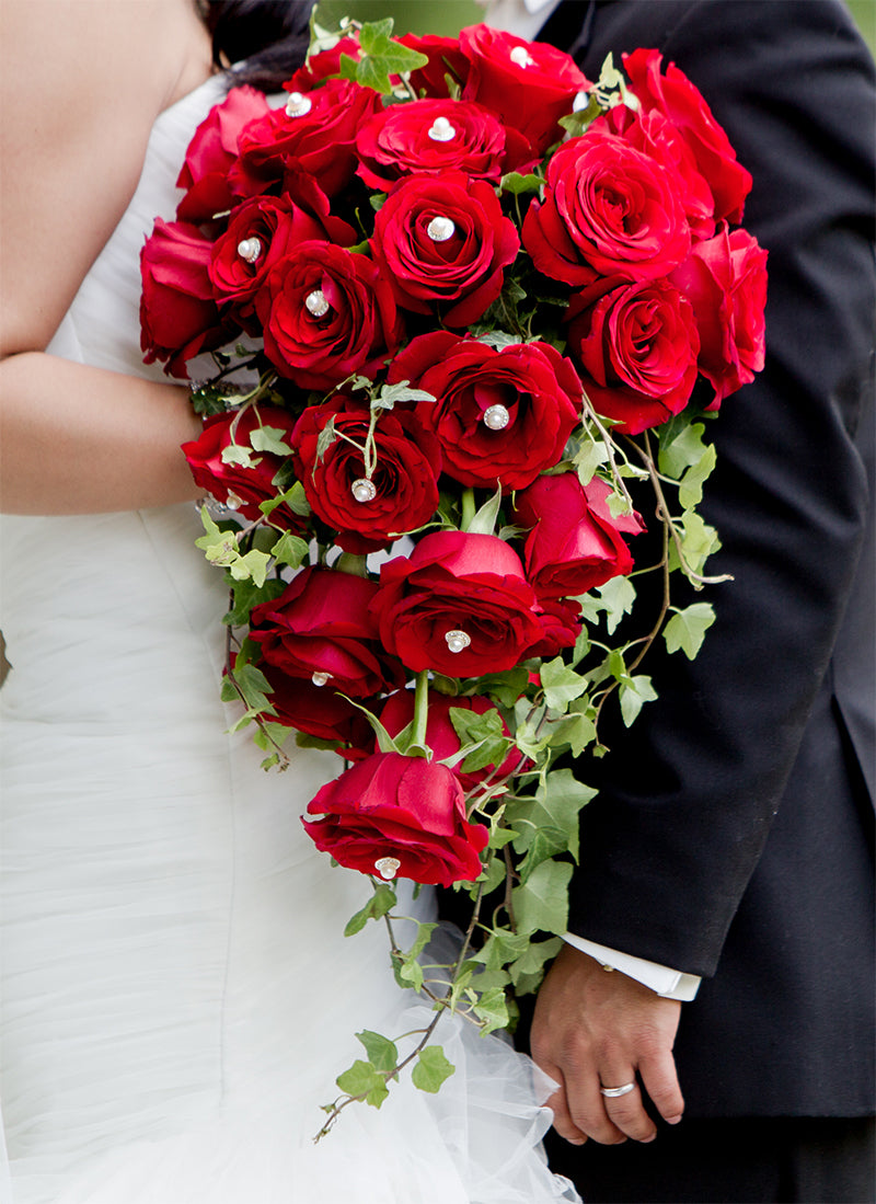 CASCADE BRIDAL BOUQUETS-GB0177