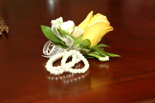 MOM’S HAND CORSAGES-GB0260